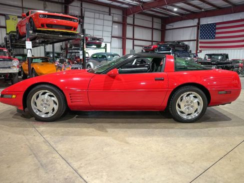 Used 1994 Chevrolet Corvette Coupe RWD image 4