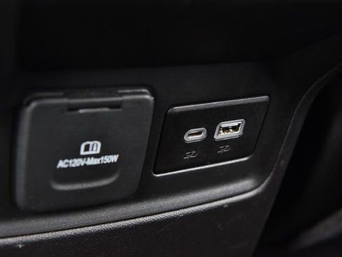 Used 2023 GMC Acadia SLT w/ Elevation Edition FWD image 28