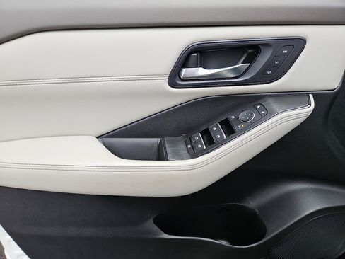 Certified 2023 Nissan Rogue SL w/ SL Premium Package image 12