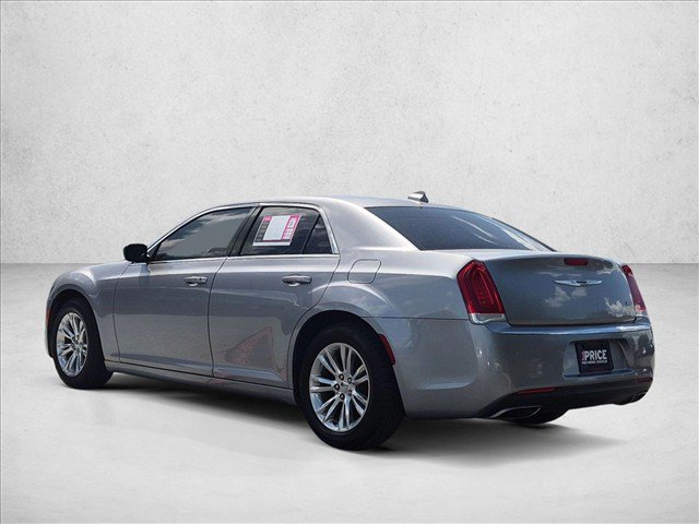 Used 2017 Chrysler 300 Limited RWD image 8