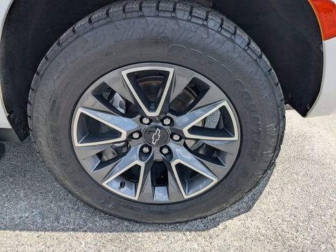 Used 2022 Chevrolet Tahoe Z71 AWD/4WD image 11