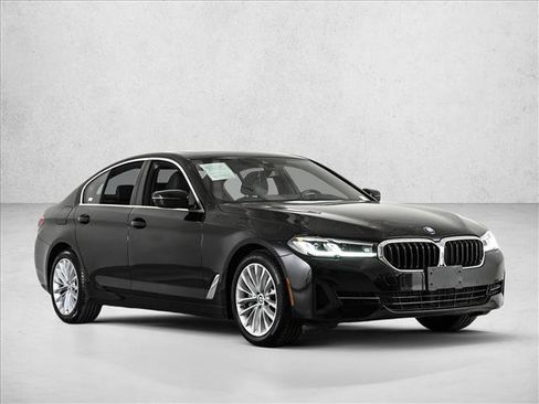 Used 2022 BMW 530i xDrive w/ Premium Package image 3