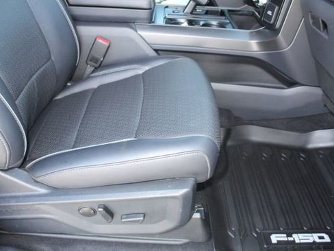 Used 2025 Ford F150 Lariat w/ Equipment Group 501A Mid image 18