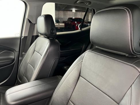 Used 2023 GMC Terrain SLT w/ Tech Package AWD/4WD image 18