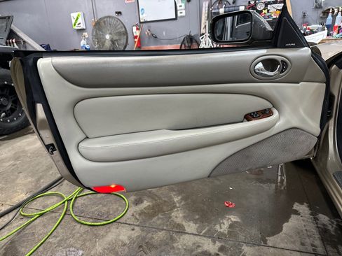 Used 2001 Jaguar XK8 Convertible RWD image 29