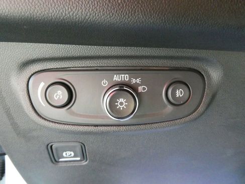 Certified 2023 GMC Terrain AT4 AWD/4WD image 27