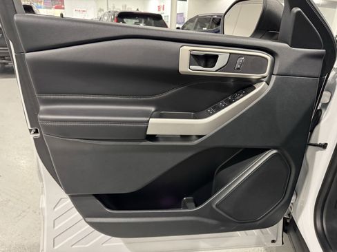 Used 2023 Ford Explorer XLT w/ Equipment Group 202A image 23