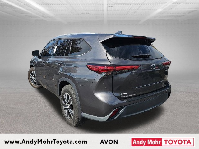 Used 2022 Toyota Highlander XLE AWD/4WD image 5