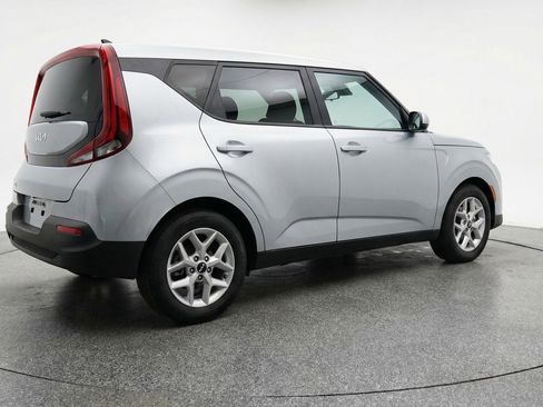Used 2025 Kia Soul LX w/ LX Technology Package FWD image 7