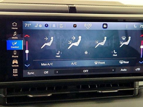 Used 2025 Jeep Wrangler Unlimited Sahara w/ Safety Group image 18