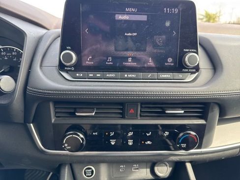 Used 2023 Nissan Rogue S image 19