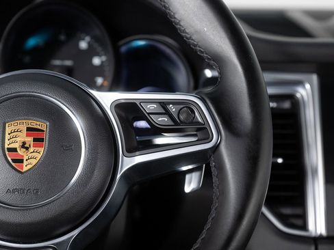 Used 2018 Porsche Macan image 33