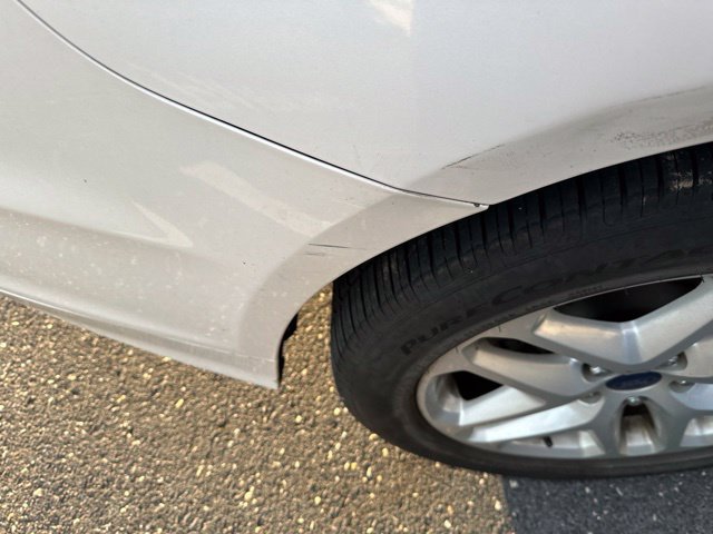 Used 2014 Ford Fusion SE w/ Equipment Group 202A FWD image 12
