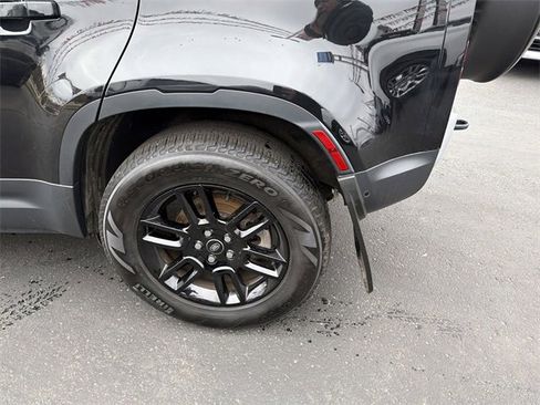 Used 2024 Land Rover Defender 110 S image 7