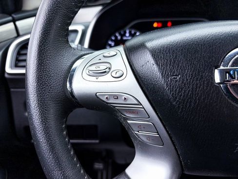 Used 2017 Nissan Murano SV image 22