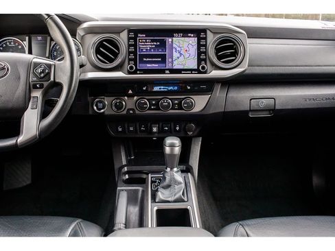 Used 2022 Toyota Tacoma Limited image 16