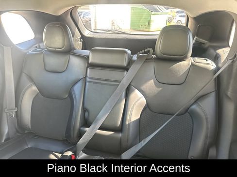 Used 2019 Jeep Cherokee Latitude Plus AWD/4WD image 21