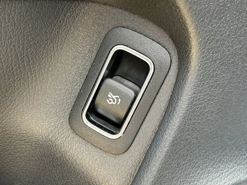 Used 2025 Mercedes-Benz CLA 250 4MATIC image 25