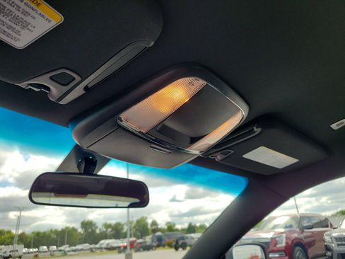 Used 2023 Dodge Charger SXT image 30