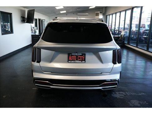 Used 2022 Kia Sorento EX w/ Panoramic Sunroof Package FWD image 6