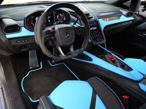 Used 2025 Lamborghini Revuelto AWD/4WD image 21