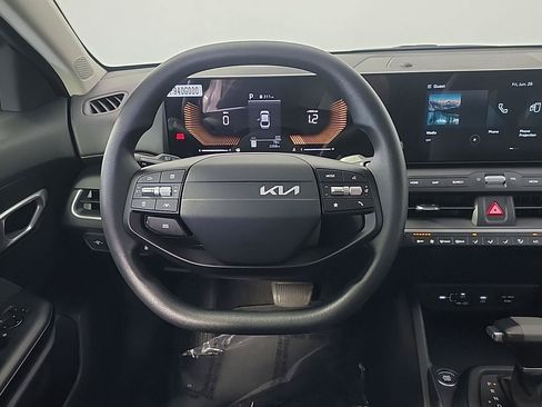 Certified 2025 Kia K4 FWD image 21