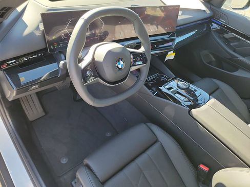 New 2025 BMW 530i xDrive w/ Premium Package image 8