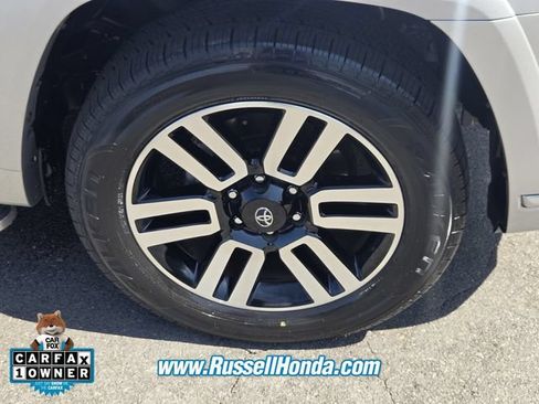 Used 2022 Toyota 4Runner Limited AWD/4WD image 15