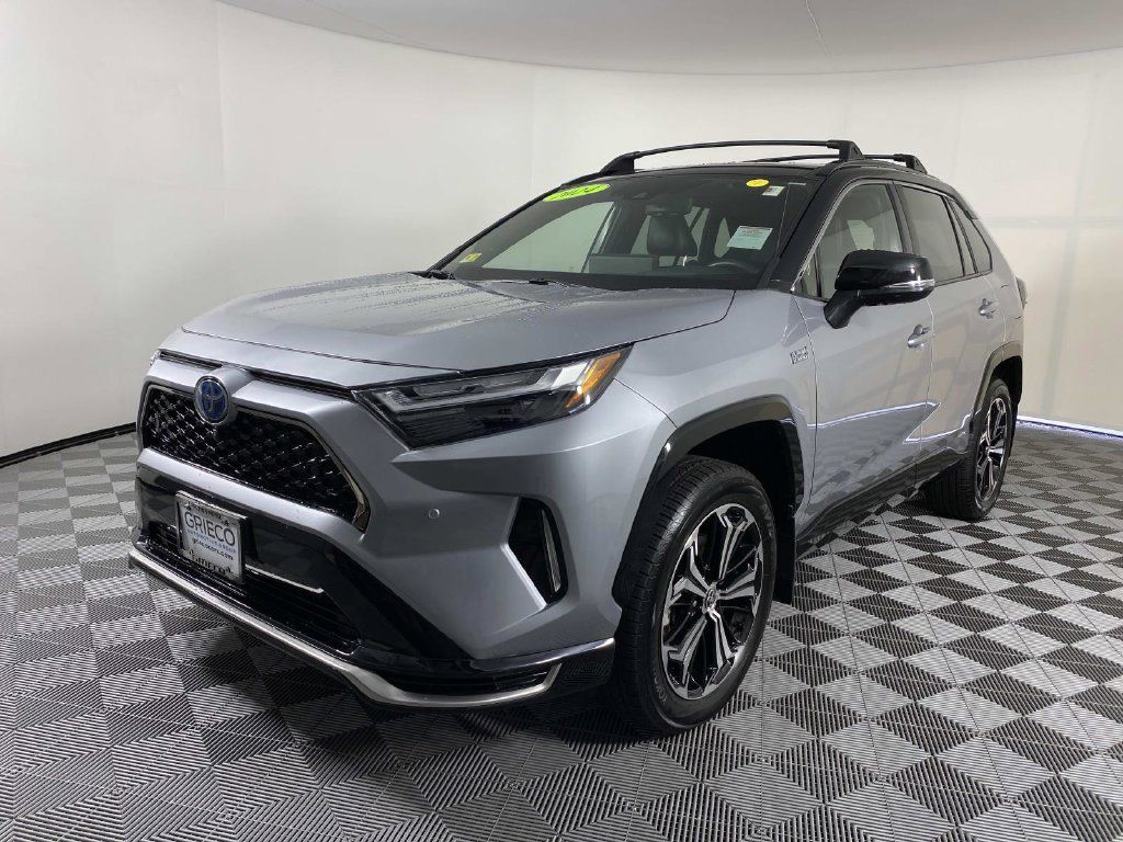 Used 2024 Toyota RAV4 XSE w/ Premium Package AWD/4WD image 4