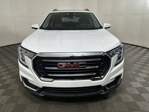 Used 2023 GMC Terrain SLE w/ Driver Convenience Package image 8