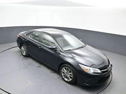 Used 2016 Toyota Camry SE image 34