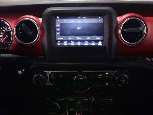 Used 2021 Jeep Wrangler Unlimited Rubicon w/ Cold Weather Group image 16