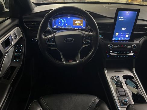 Used 2020 Ford Explorer ST w/ Premium Technology Package image 27