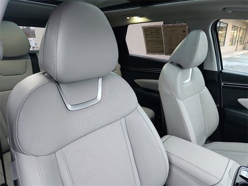 Certified 2024 Hyundai Tucson Limited image 32