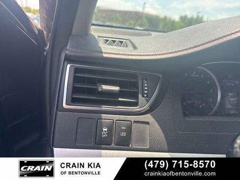 Used 2017 Toyota Camry SE FWD image 17