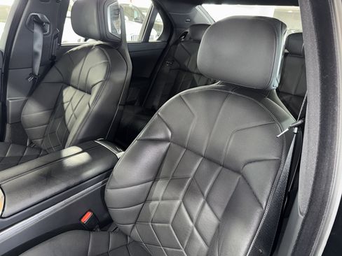 Used 2024 BMW 760i xDrive w/ Executive Package image 34