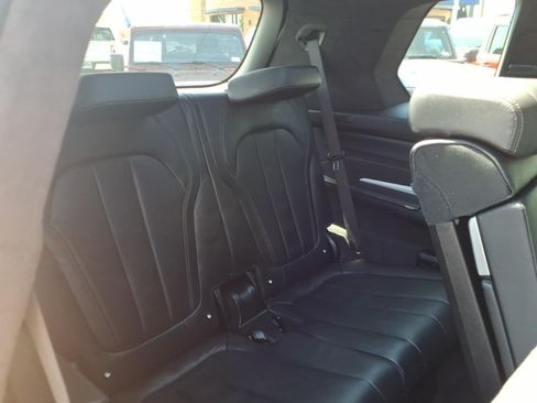 Used 2021 BMW X7 xDrive40i w/ M Sport Package AWD/4WD image 16