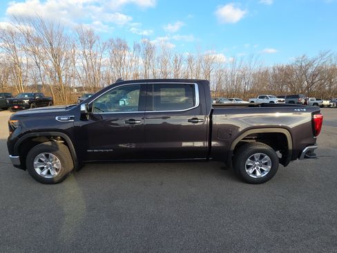 New 2026 GMC Sierra 1500 SLE image 5