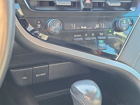 Used 2024 Toyota Camry SE image 31