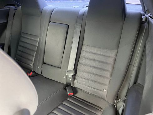 Used 2010 Dodge Challenger SE image 16