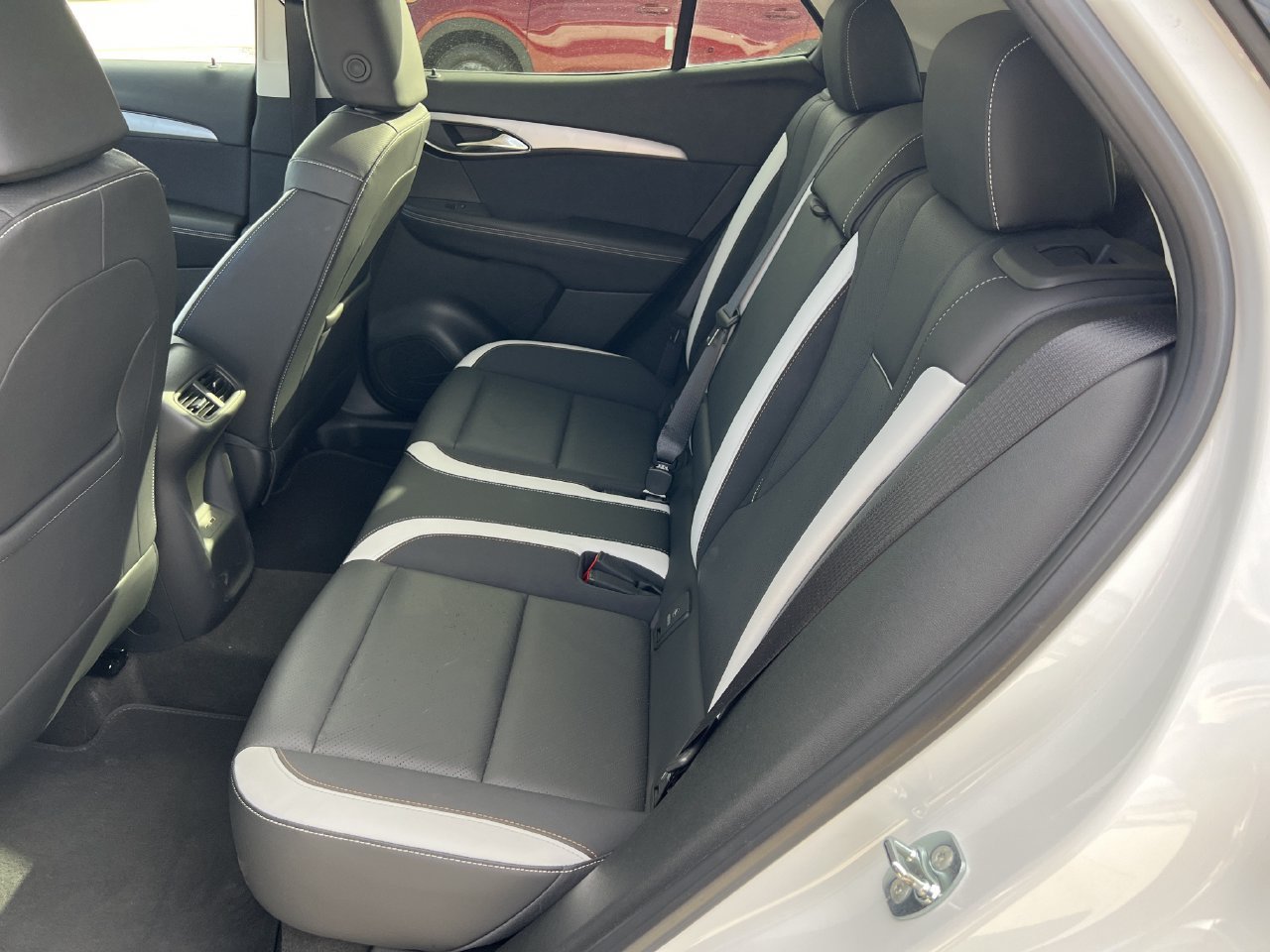 Used 2025 Buick Envision Sport Touring AWD/4WD image 9