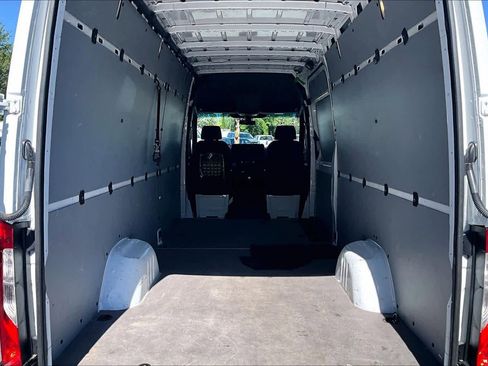 Used 2021 Mercedes-Benz Sprinter 2500 image 31