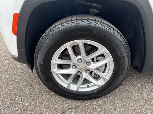 Used 2022 Jeep Grand Cherokee L Laredo w/ Luxury Tech Group I image 11