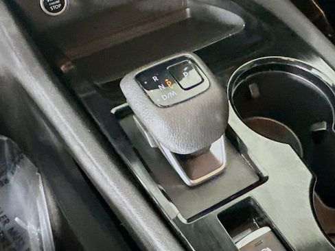 Certified 2023 Nissan Rogue SV FWD image 17