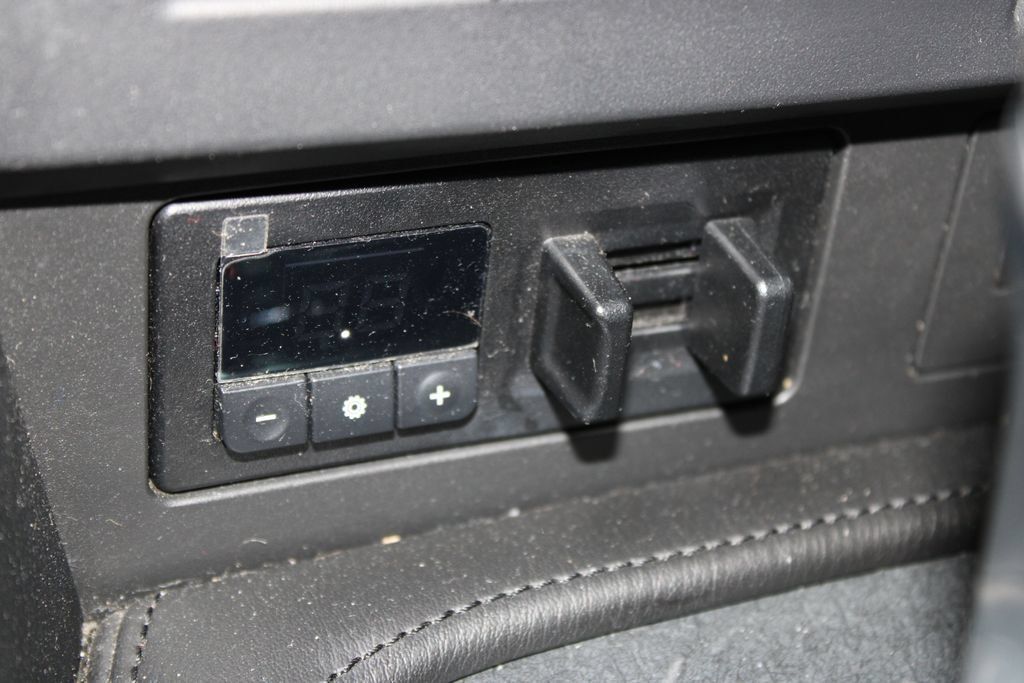 Used 2024 Nissan Armada SV RWD image 29