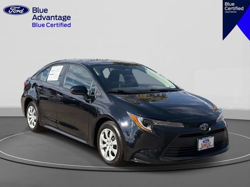 Used 2025 Toyota Corolla LE FWD image 4