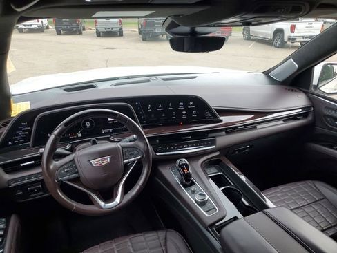 Used 2021 Cadillac Escalade Premium Luxury Platinum w/ Heavy-Duty Trailer Package AWD/4WD image 25