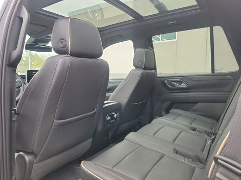Used 2023 GMC Yukon SLT AWD/4WD image 34