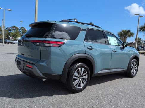 New 2026 Nissan Pathfinder SL image 5