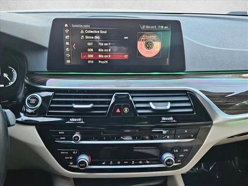 Used 2019 BMW 530e w/ Premium Package image 13